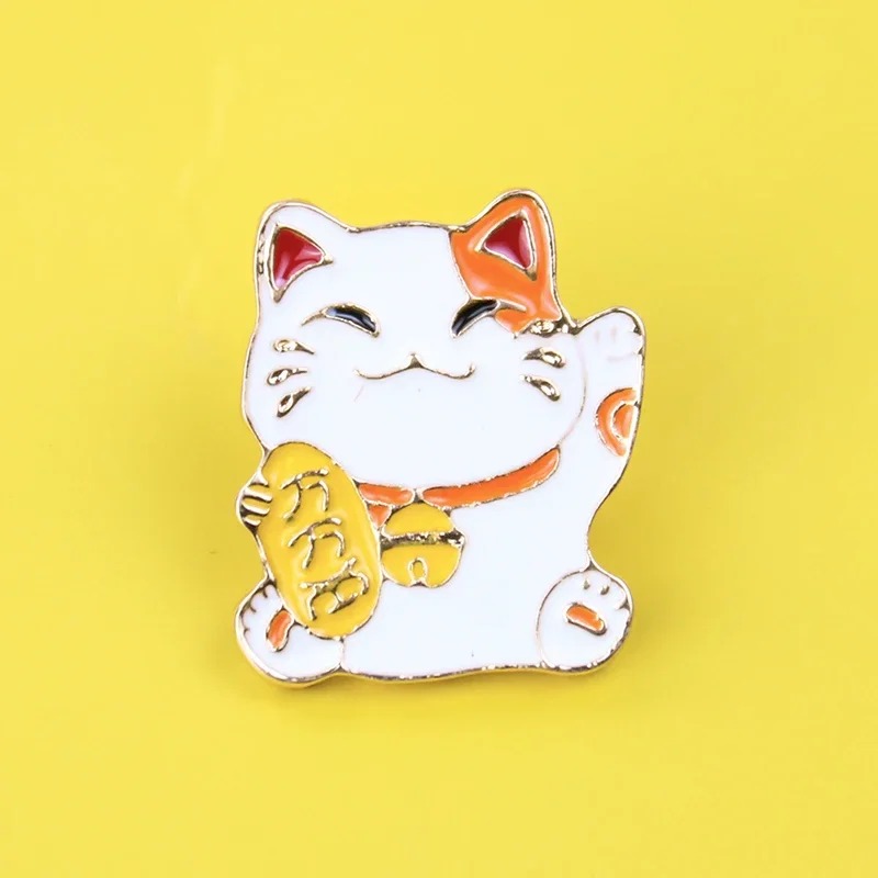 Lucky Cat Metal Brooch Small M - огляд і ціна Hunting Outdoor Apparel